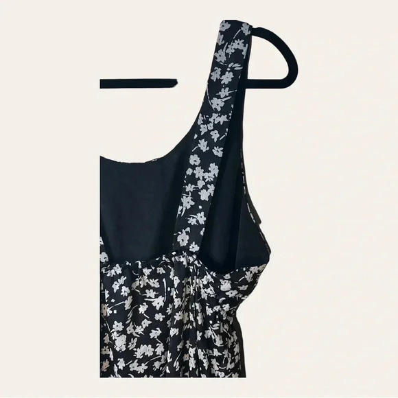0175W. BCBGENERATION MINI DRESS SIZE SMALL‎ BLACK FLORAL - Picture 7 of 9